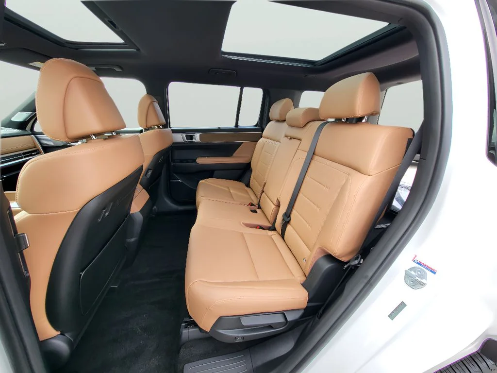 New 2026 Serenity White Hyundai Limited 7P image 24