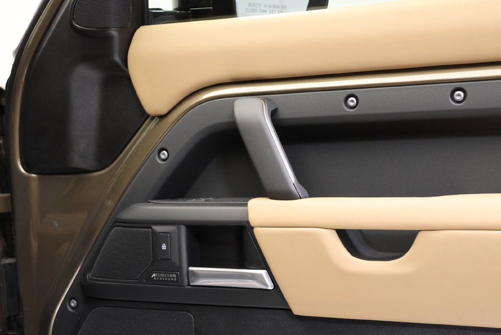 New 2026 Gondwana Stone Metallic Land Rover X-Dynamic SE image 38