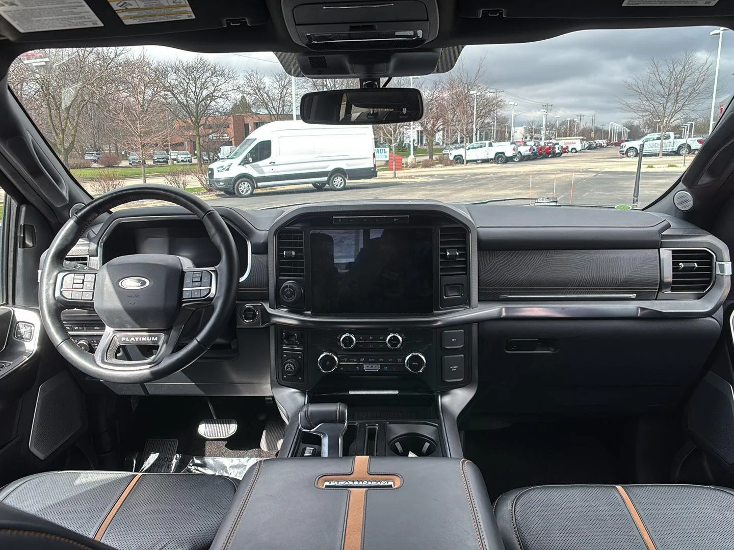 Used 2022 Smoked Quartz Metallic Tinted Clearcoat Ford Platinum image 19