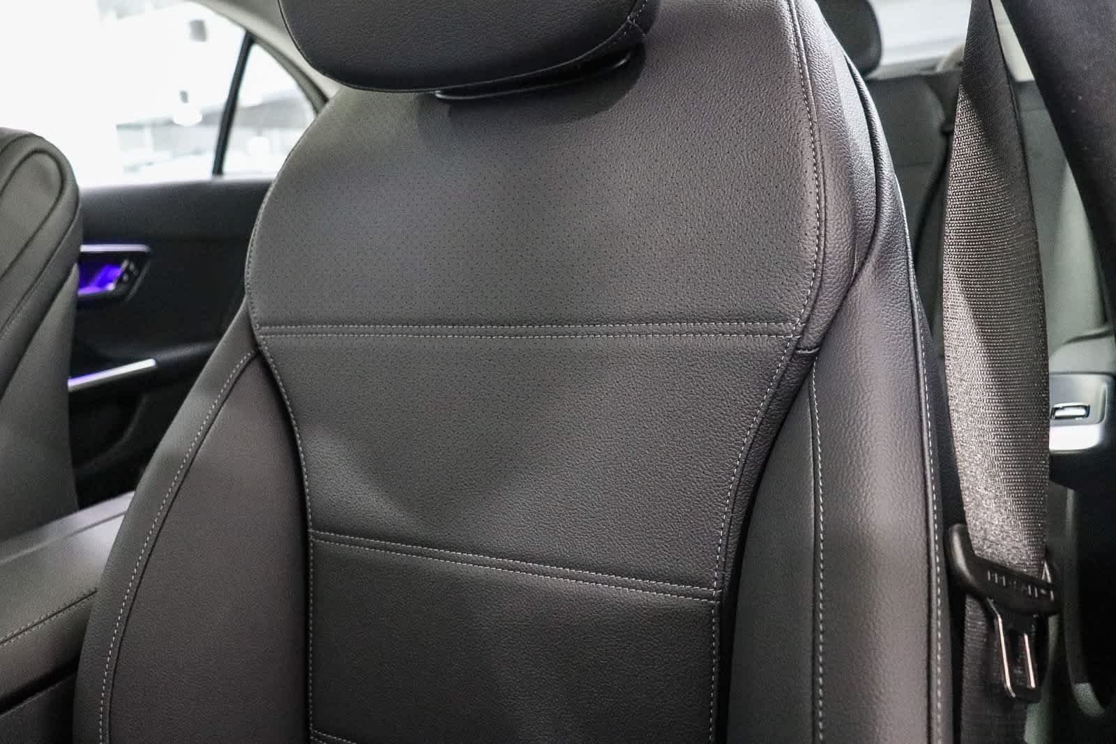 New 2026 MANUFAKTUR Alpine Grey Mercedes-Benz C 300 image 27