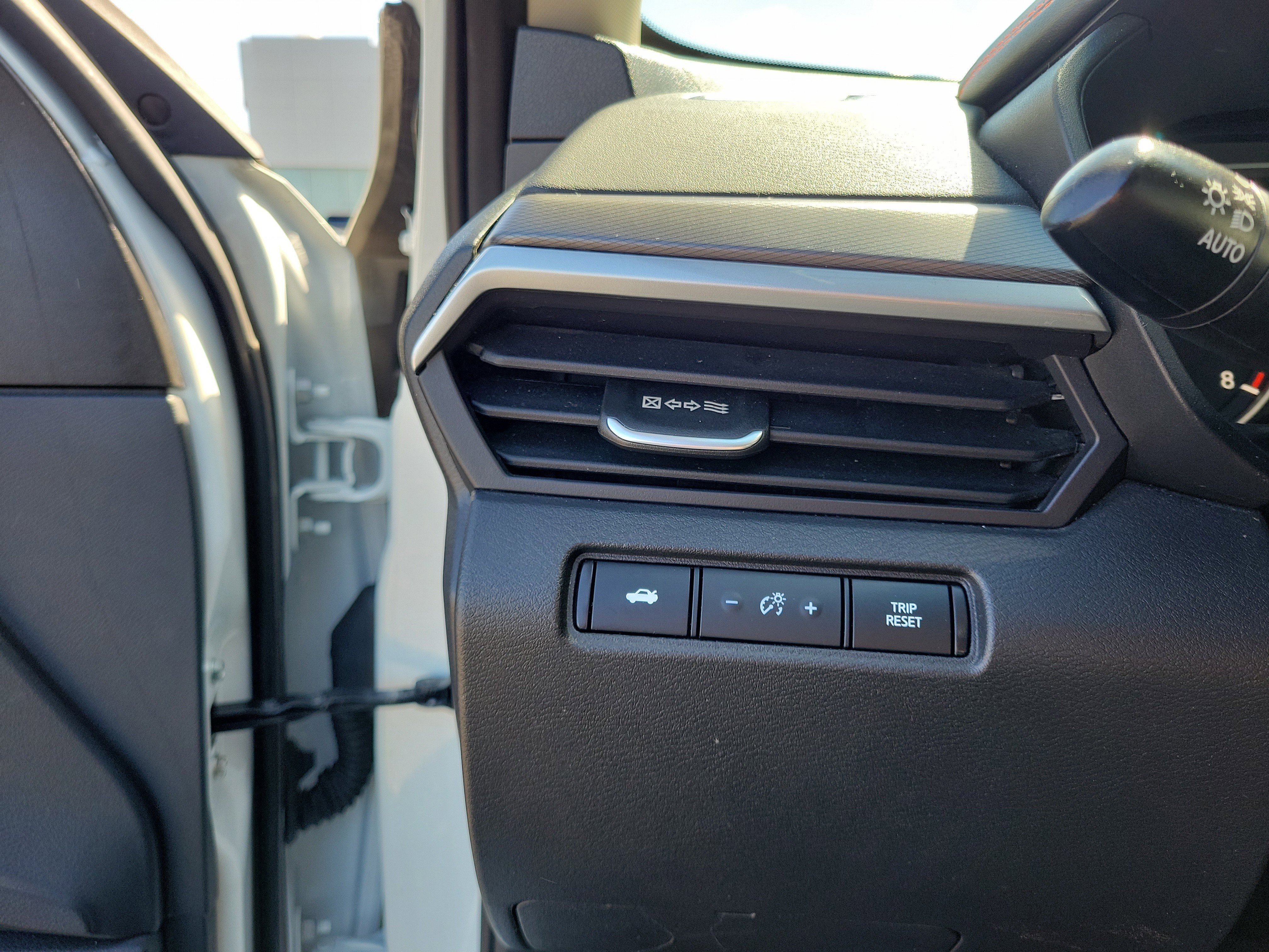 2025 Nissan Altima SR - Photo 20