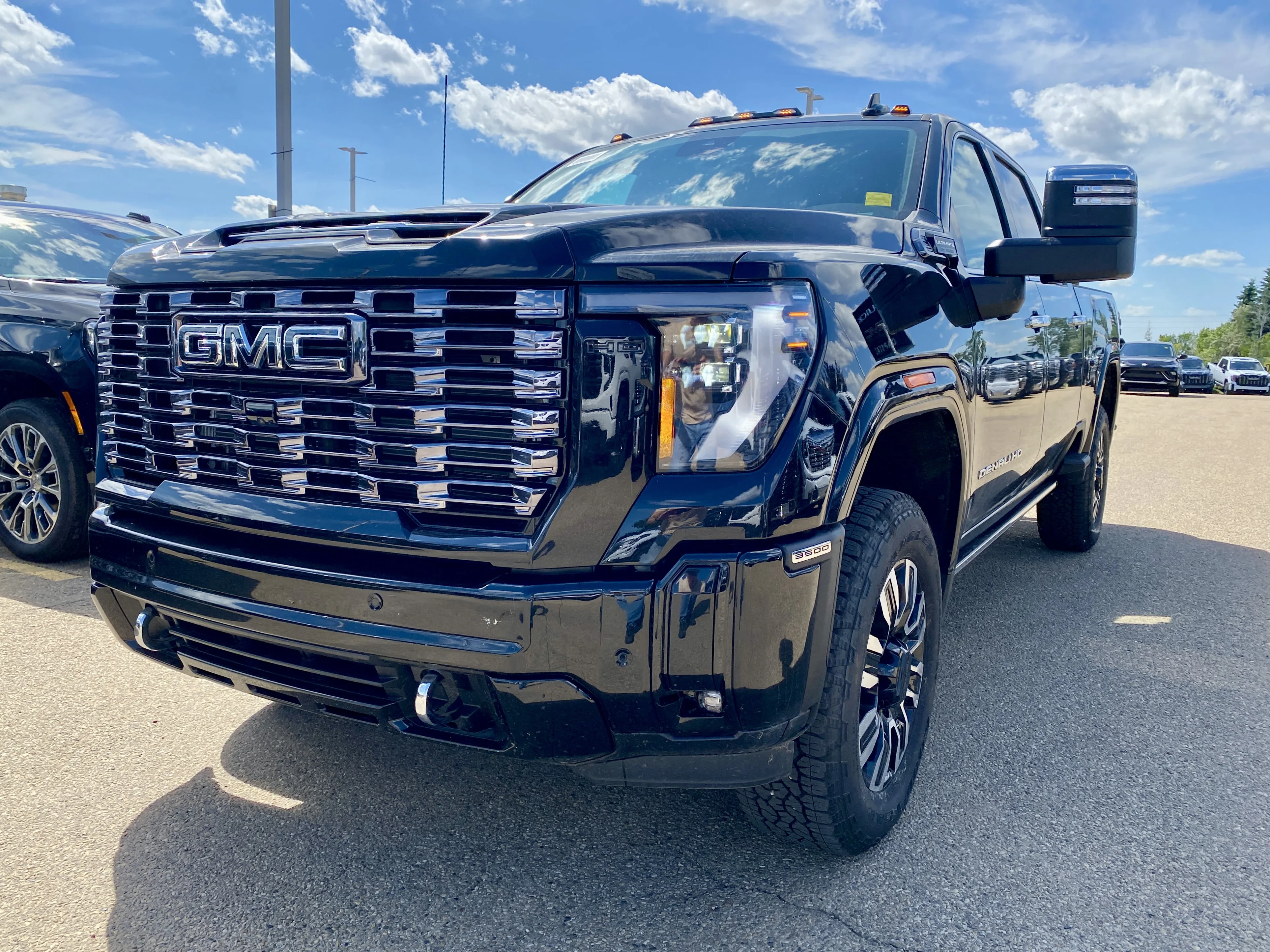New 2026 ONYX BLACK GMC Denali Ultimate image 2