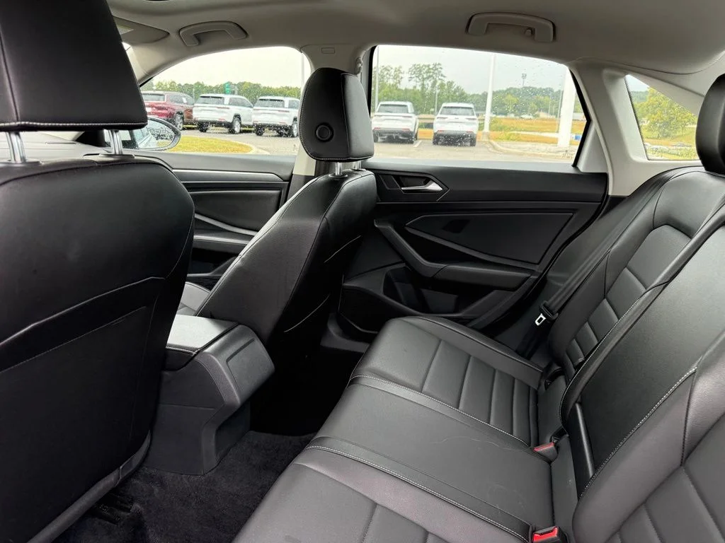 Used 2022 White Volkswagen 1.5T SE image 19