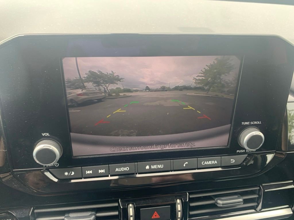 Used 2025 White Nissan SV image 28