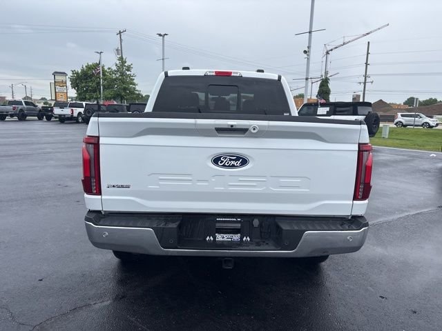 Certified Used 2024 Oxford White Clearcoat Ford Lariat image 7