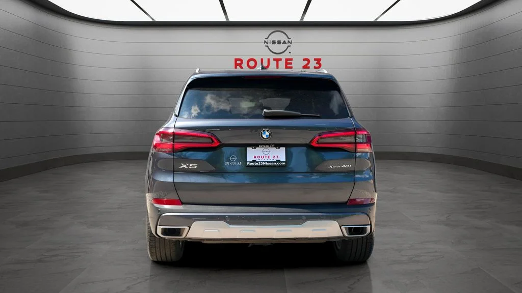 Used 2019 Gray BMW xDrive40i image 6