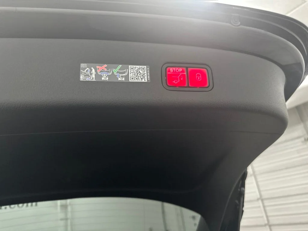 New 2026 Black Mercedes-Benz GLC 300 image 28