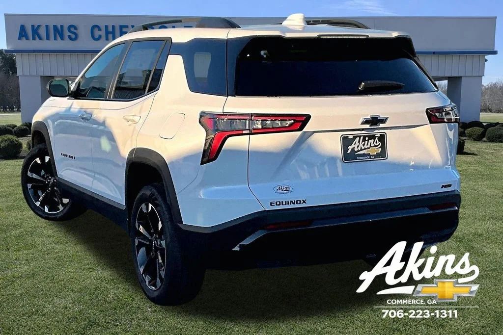 New 2026 Polar White Tricoat Chevrolet RS image 3