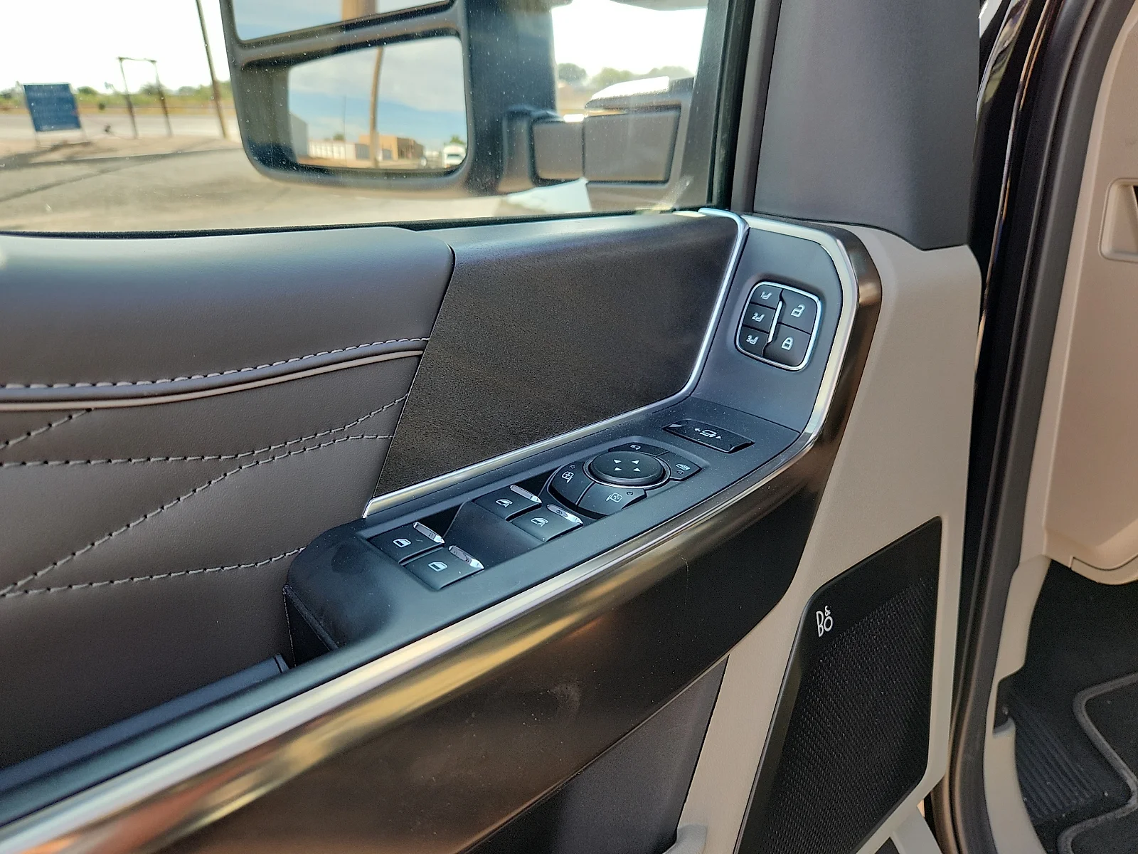 New 2026 Agate Black Metallic Ford Platinum image 15