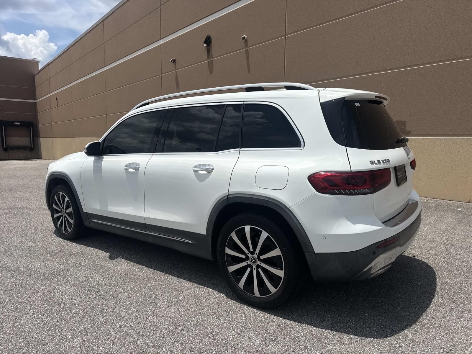 Used 2022  Mercedes-Benz GLB 250 image 8