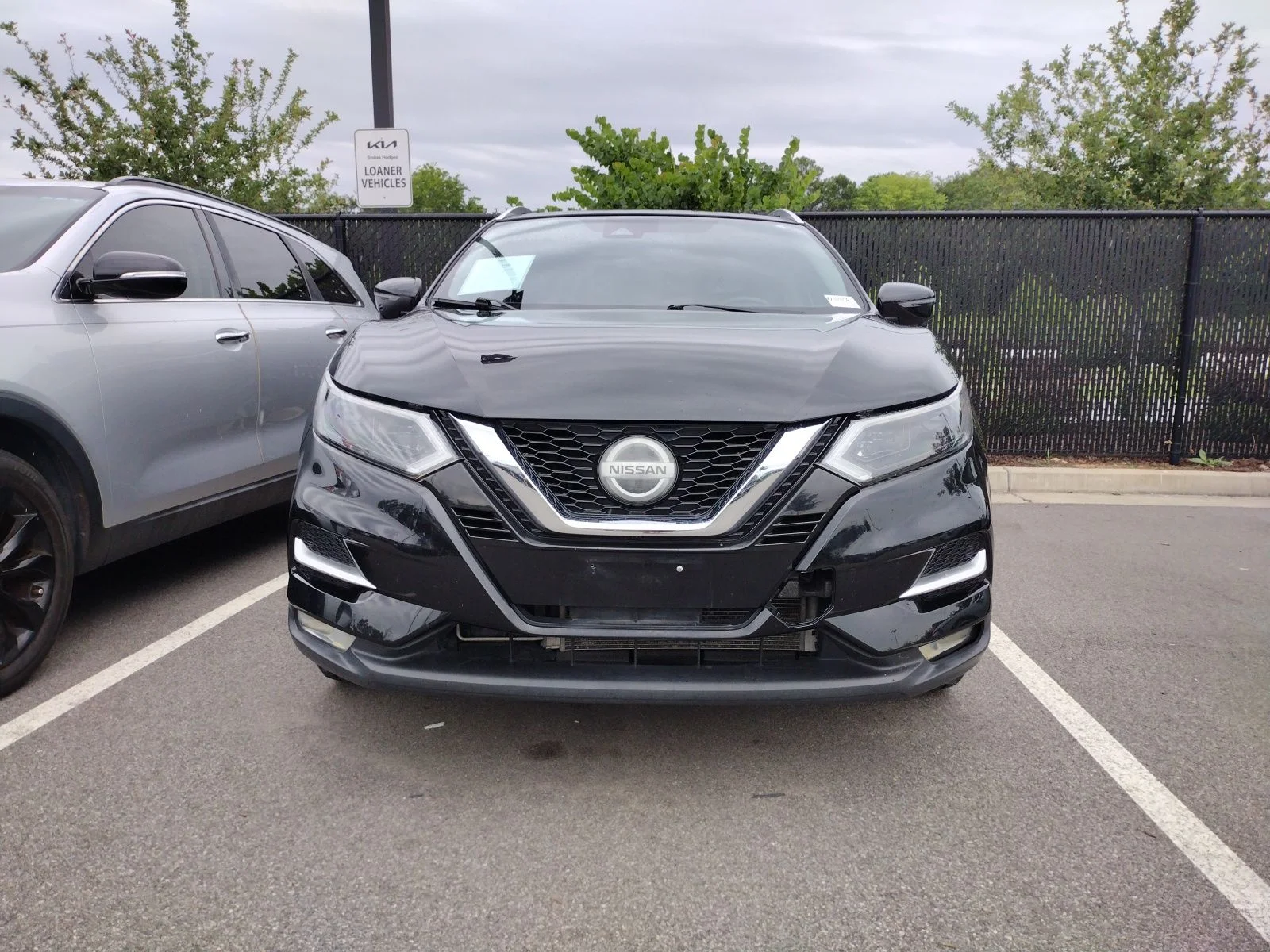 Used 2020 Black Nissan SL image 1
