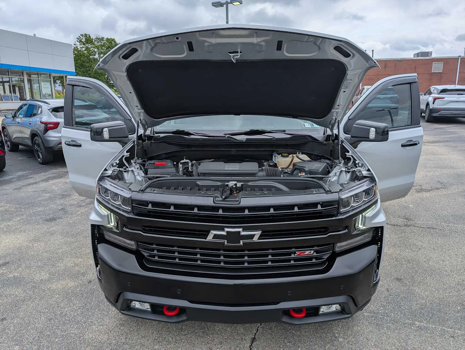 Used 2022 Silver Ice Metallic Chevrolet LT Trail Boss image 10