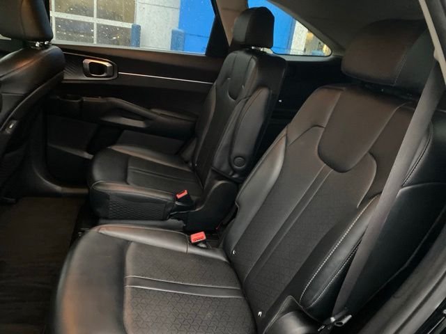 Used 2022 Black Kia S image 33