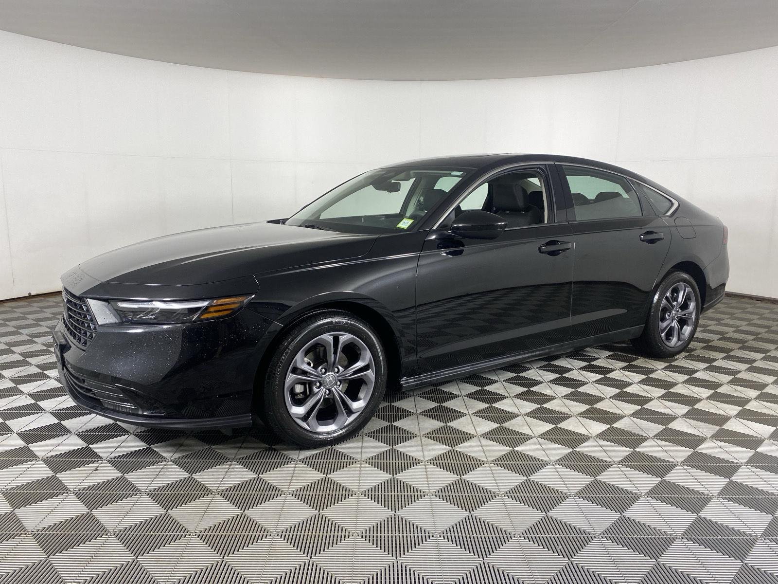 Used 2023 Crystal Black Pearl Honda EX image 3