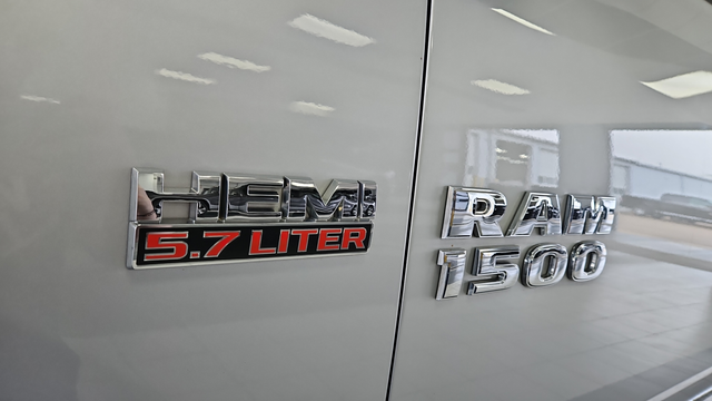 Used 2017 Bright Silver Clearcoat Metallic Ram Big Horn image 39