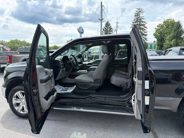 Used 2019 Agate Black Metallic Ford XLT image 43