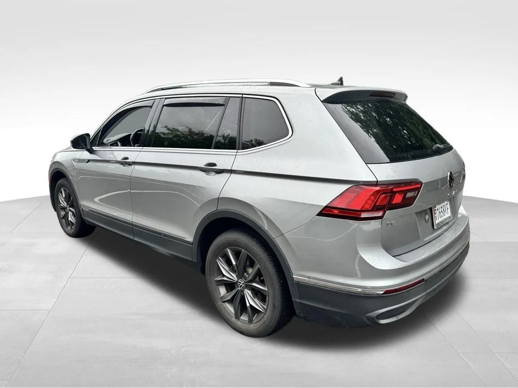 Used 2022 Silver Volkswagen 2.0T SE image 4