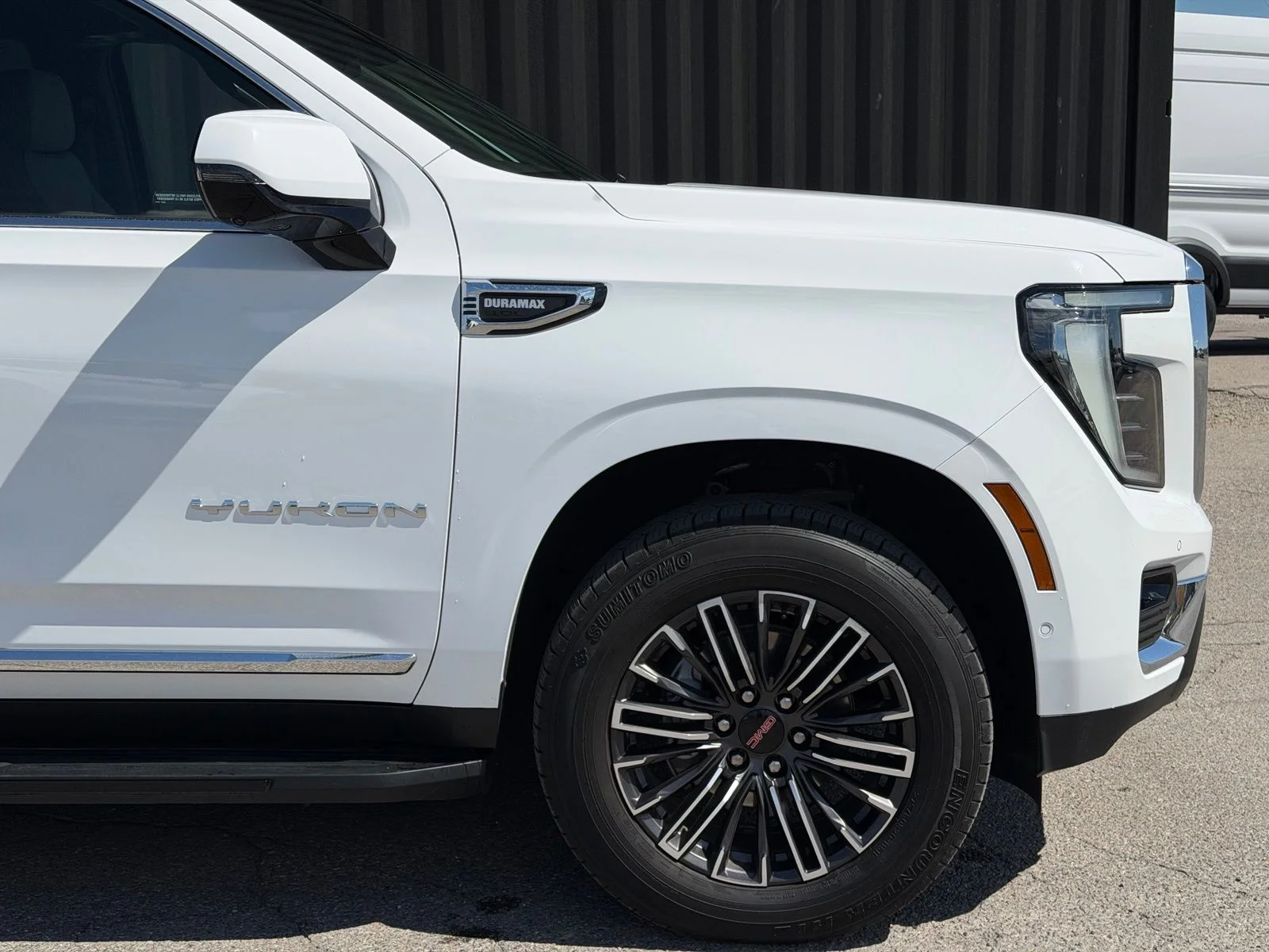 Used 2025 White GMC Elevation image 4