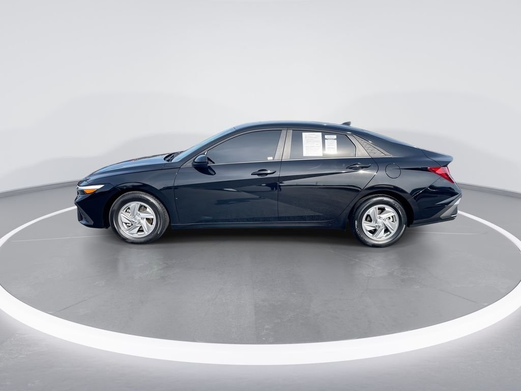 Used 2026 Black Hyundai SE image 5