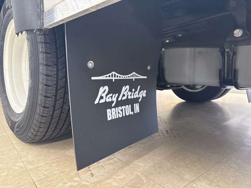 New 2025 Oxford White Ford E-350 SRW image 18
