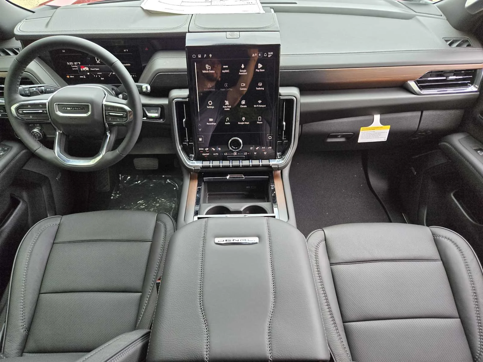 2026 GMC Yukon Denali - Photo 17