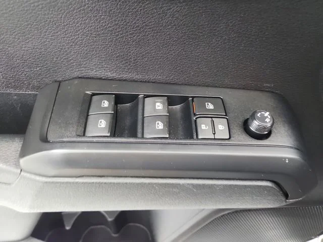 Used 2022 Silver Toyota SR image 28