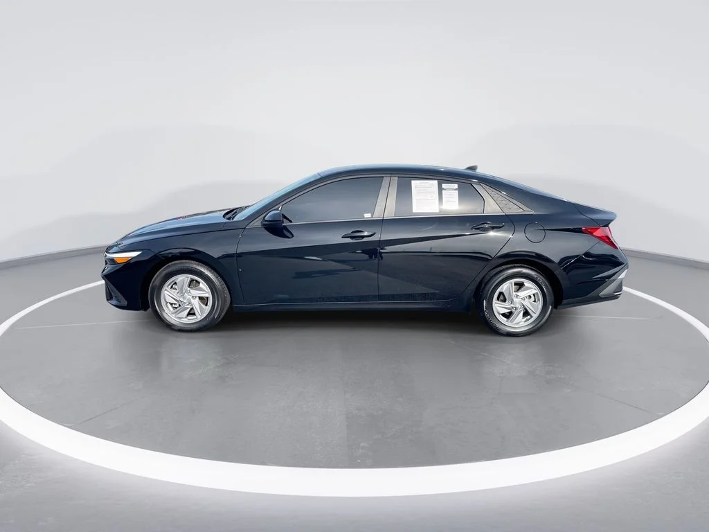 Used 2026 Black Hyundai SE image 5