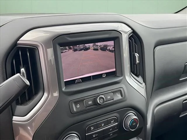 Used 2022 White Chevrolet Custom image 25