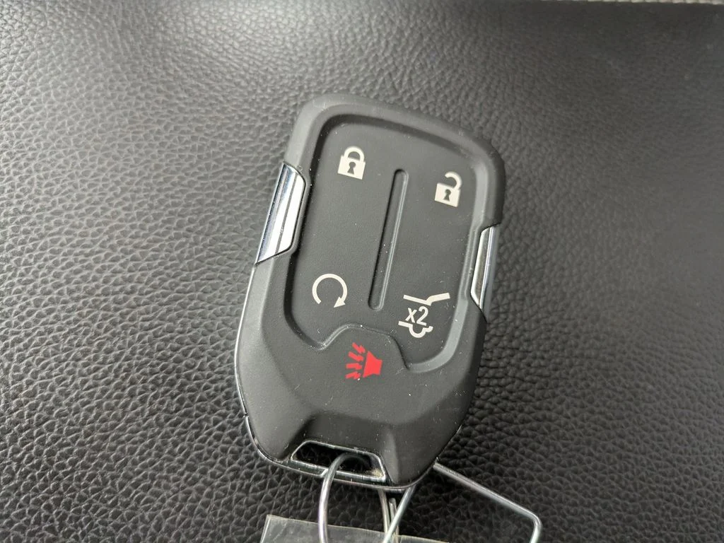 Used 2023  GMC Denali image 34