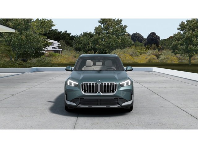 New 2026 Cape York Green Metallic BMW xDrive28i image 3