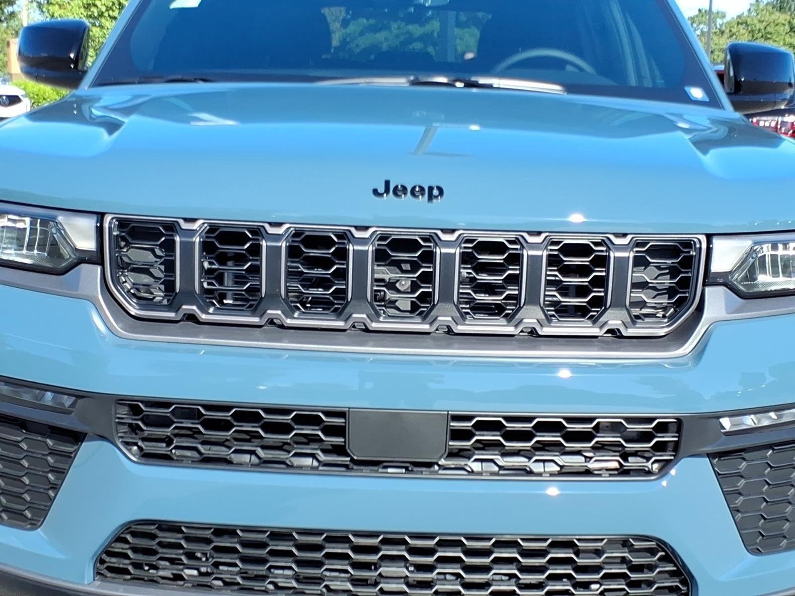 New 2027 Steel Blue Paint Jeep Limited image 14