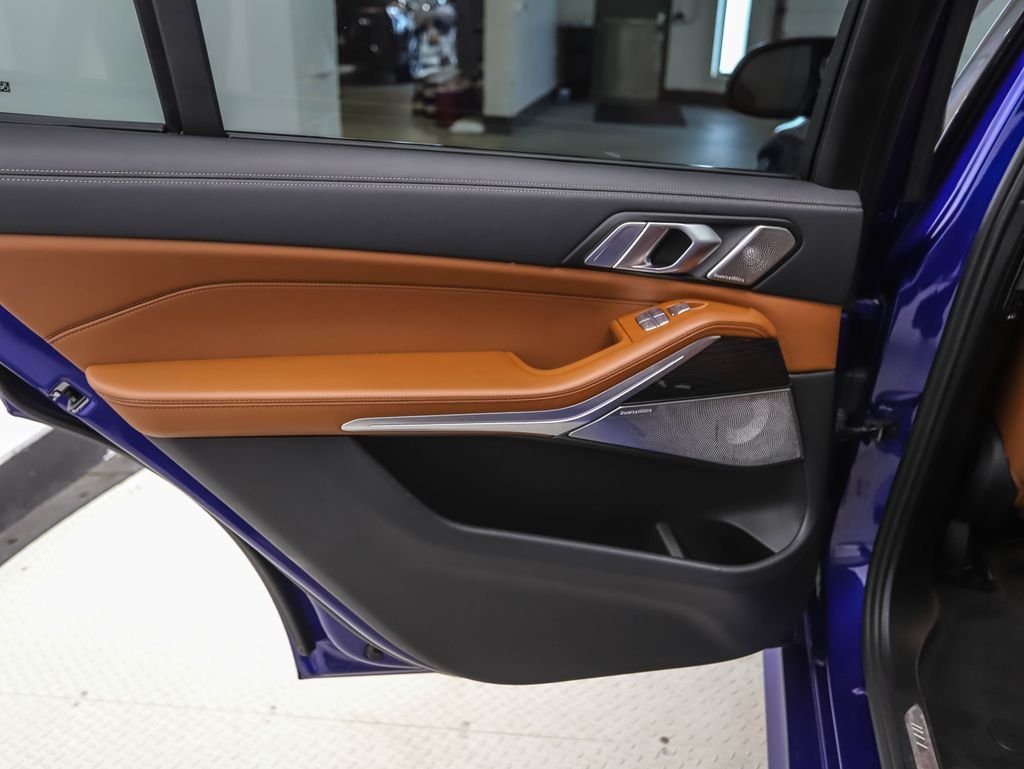Used 2024 Blue Metallic BMW M60i image 19