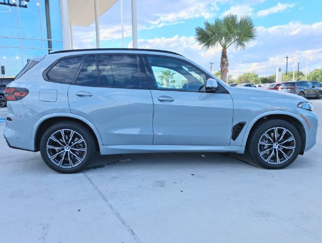Used 2025 Gray BMW sDrive40i image 8