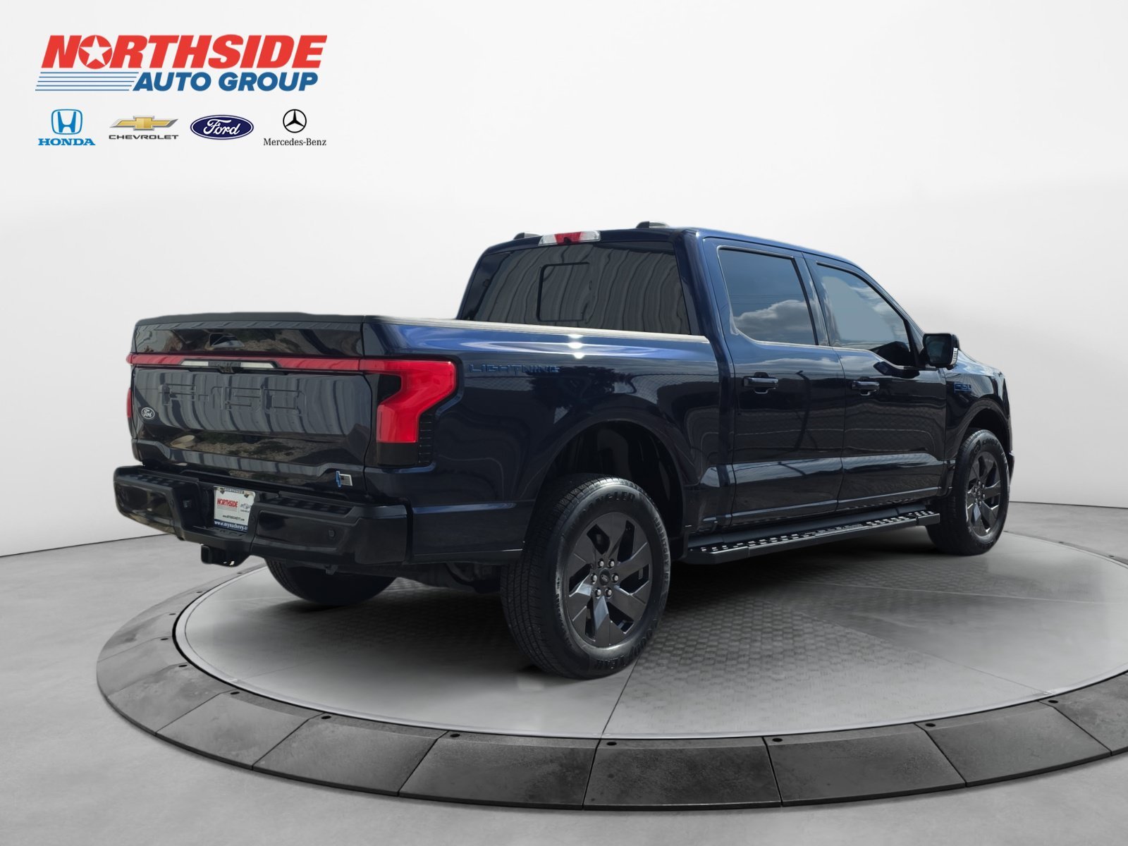 Used 2024 Blue Ford Lariat image 7