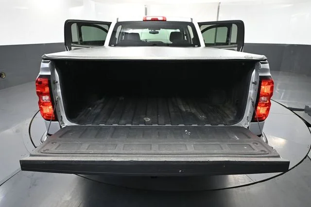 Used 2016 Silver Chevrolet LS image 30
