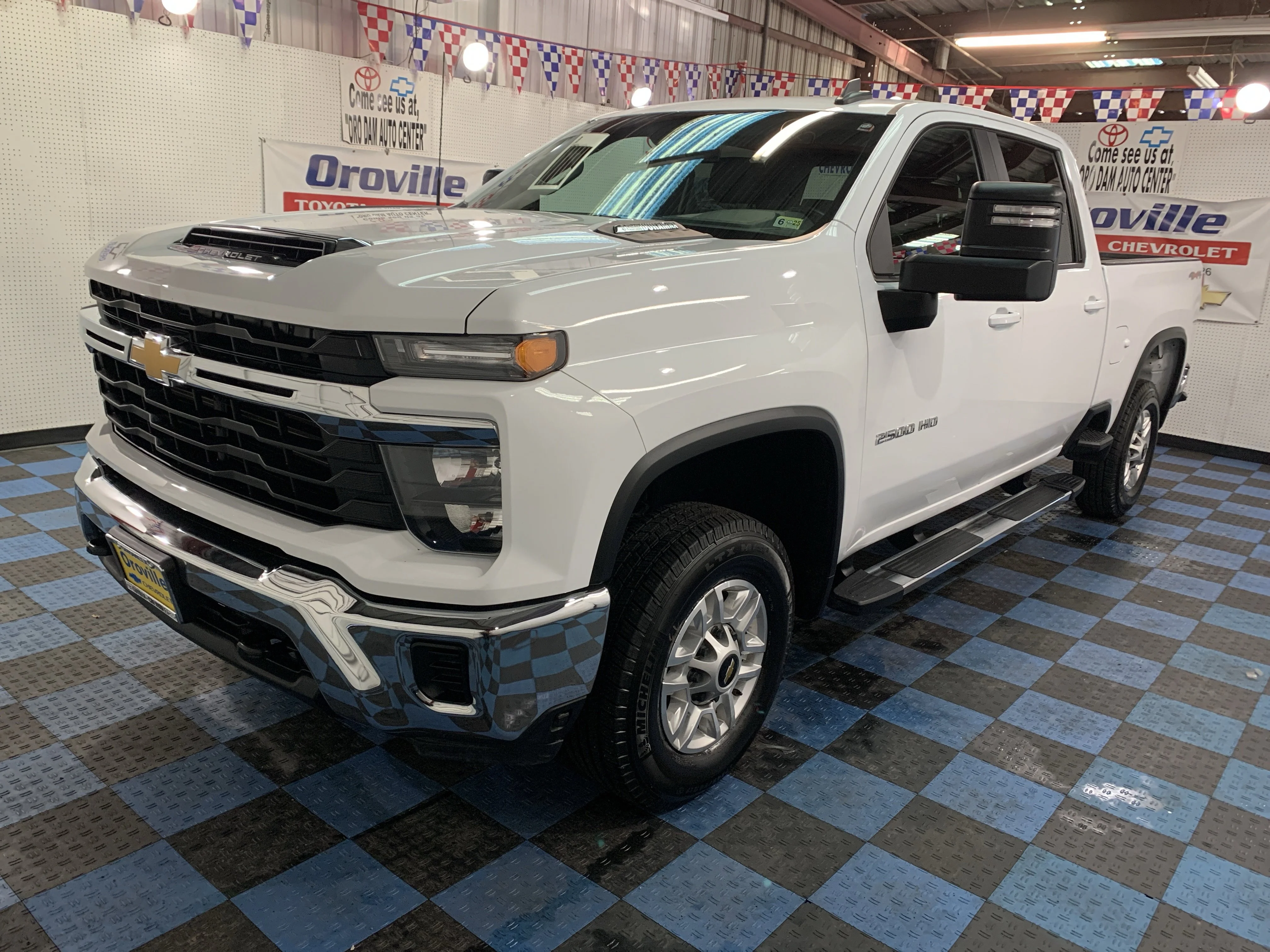 2024 Chevrolet Silverado HD LT 4WD Crew Cab Standard Box's photo