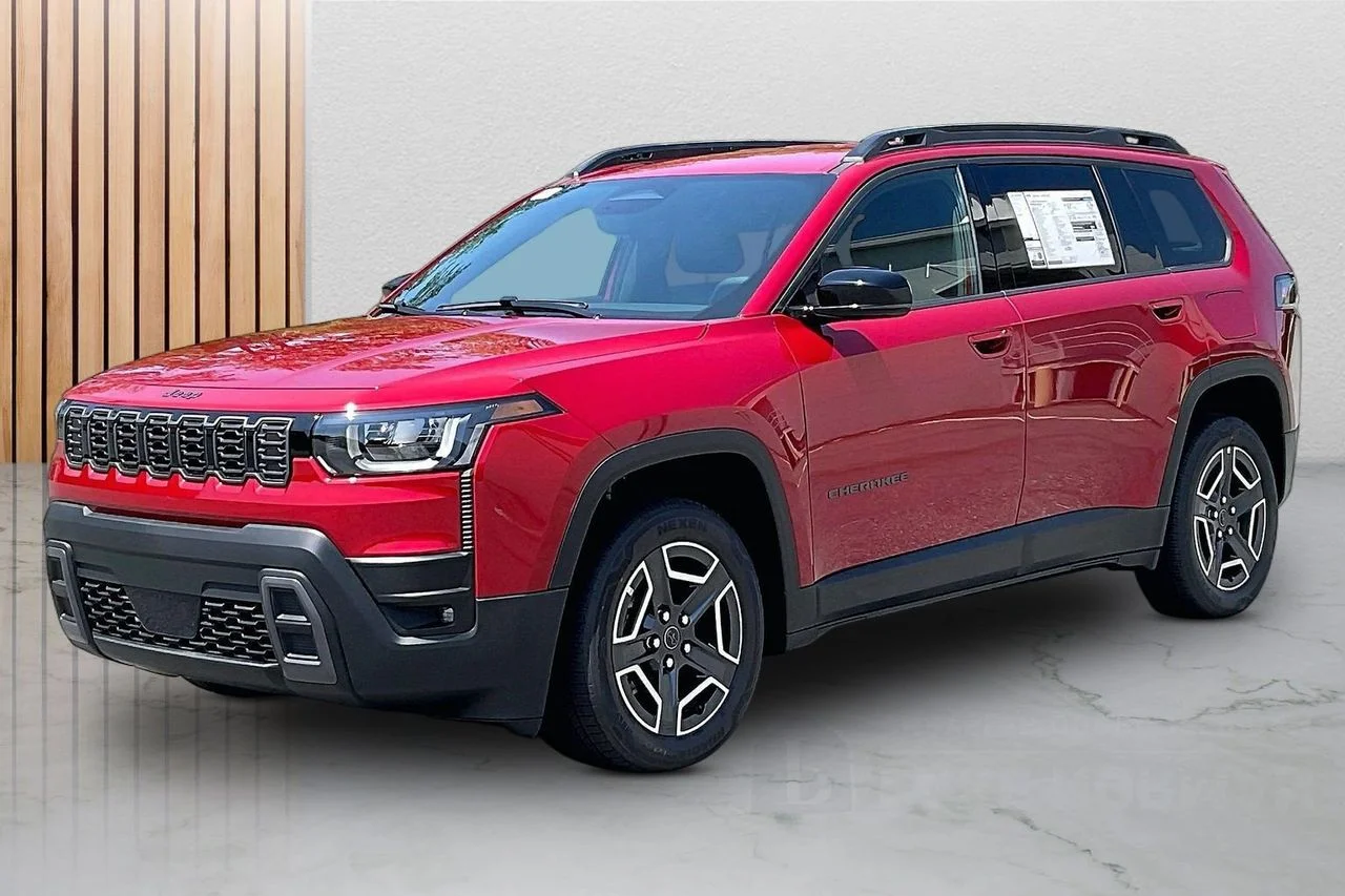 New 2026 Red Hot Pearlcoat Jeep Limited image 4