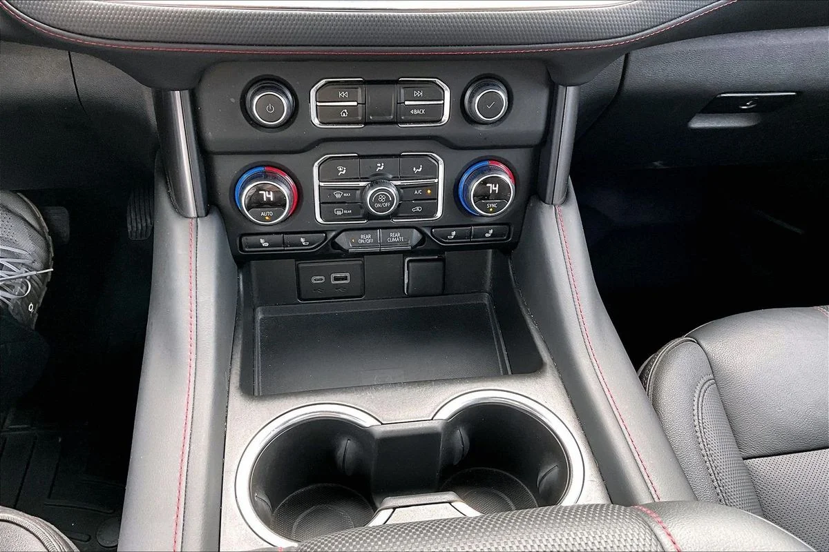Used 2023  Chevrolet 2WD RST image 16