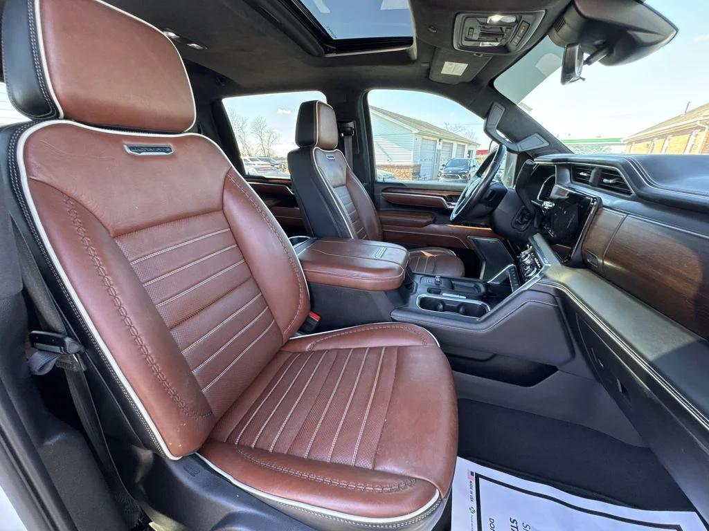 Used 2024 White GMC Denali Ultimate image 25