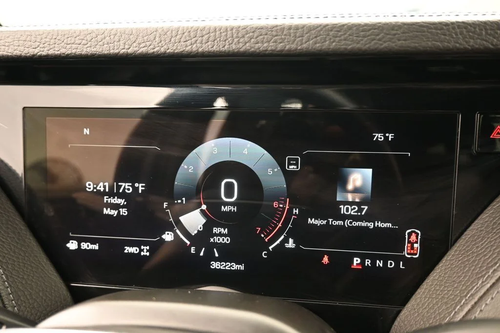 Used 2025 Onyx Black GMC Denali image 29