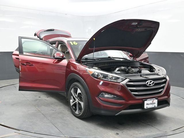 Used 2016 Red Hyundai Sport image 45