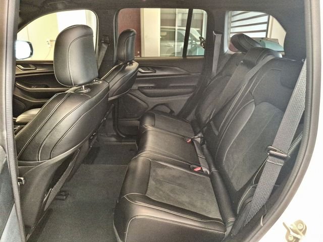 Used 2024 White Jeep Altitude image 21