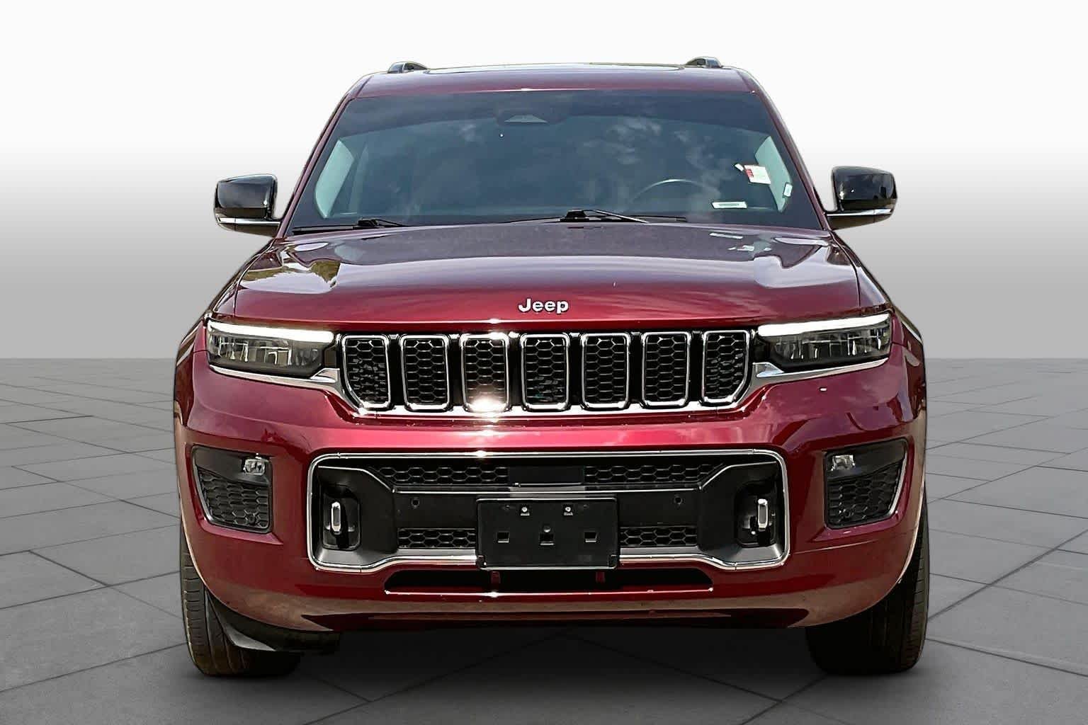 Used 2021 Velvet Red Pearlcoat Jeep Overland image 4