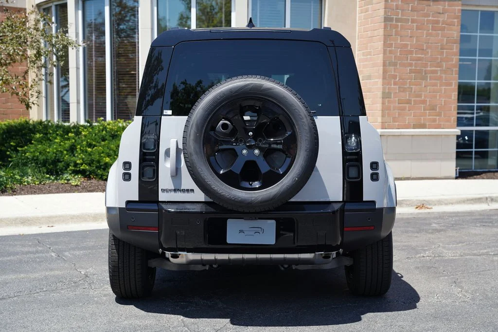 New 2026 Borasco Grey Land Rover S image 5