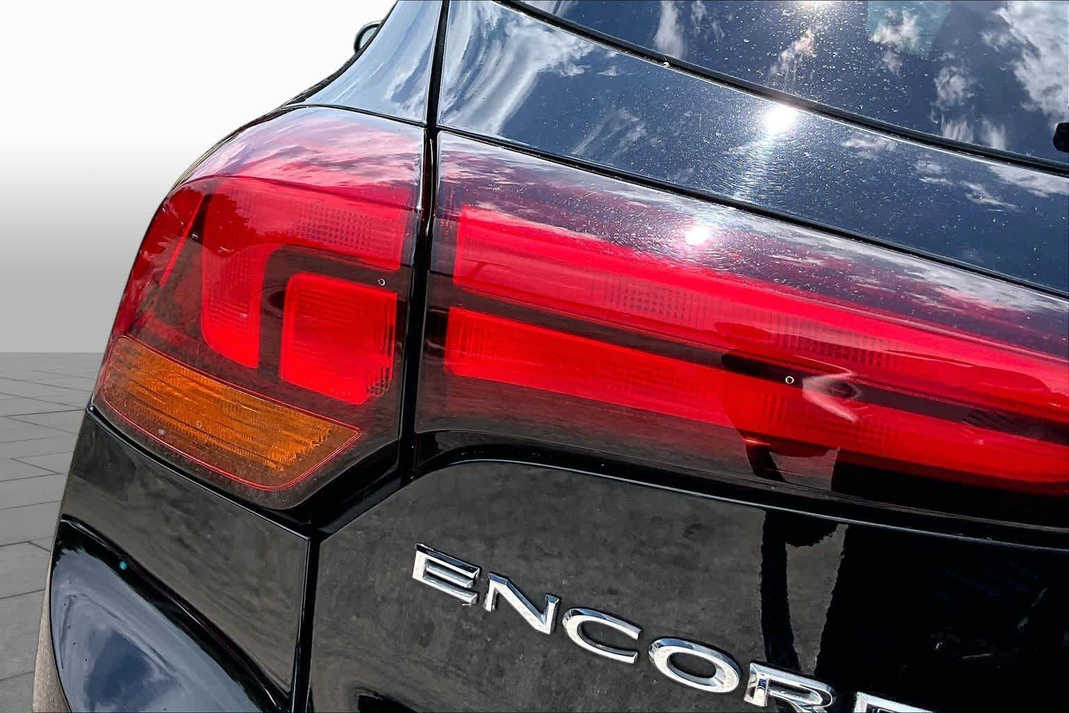 Used 2023 Ebony Twilight Metallic Buick Select image 28
