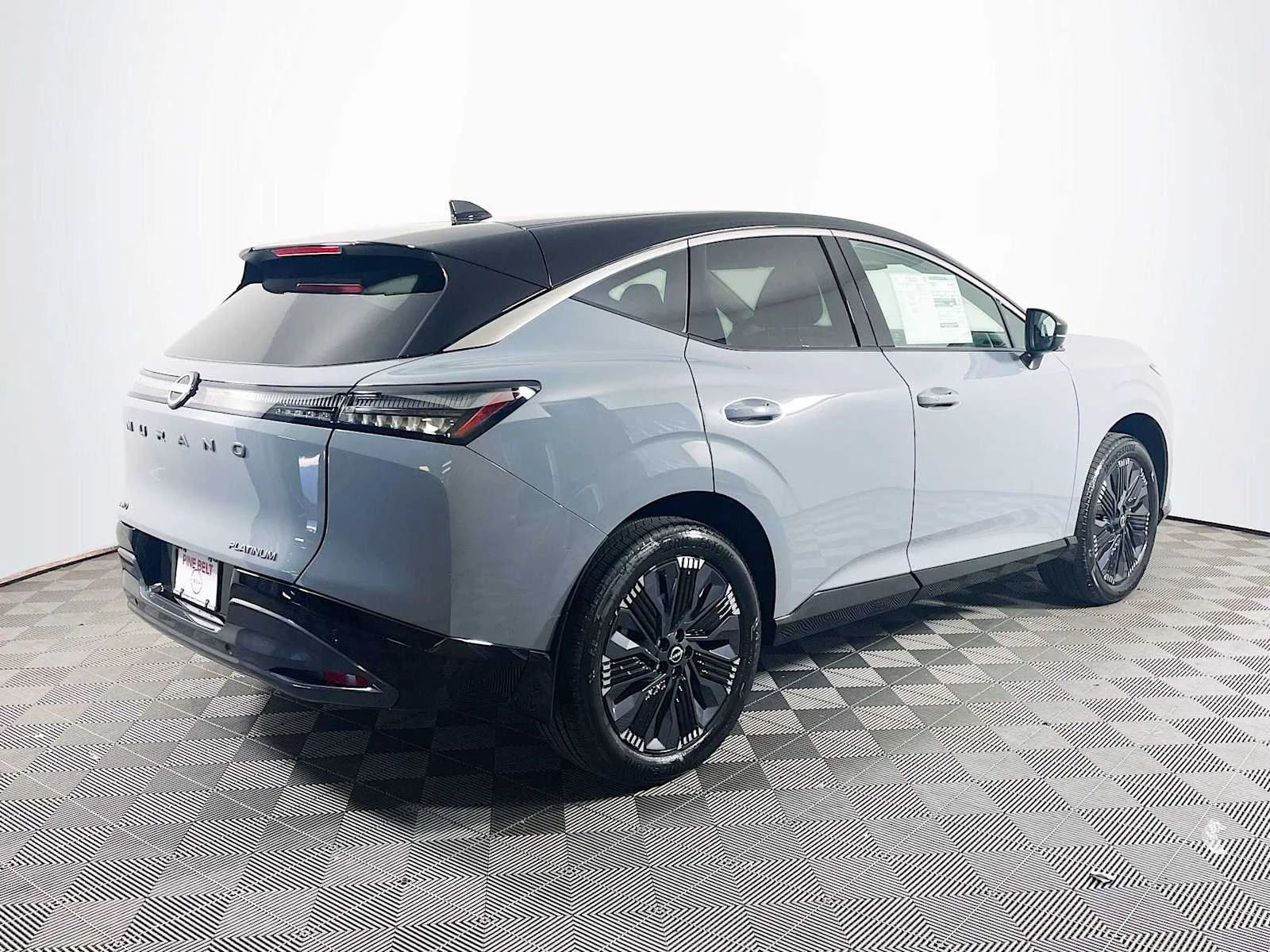 New 2026 Boulder Gray Pearl / Super Black Two-tone Nissan Platinum image 2