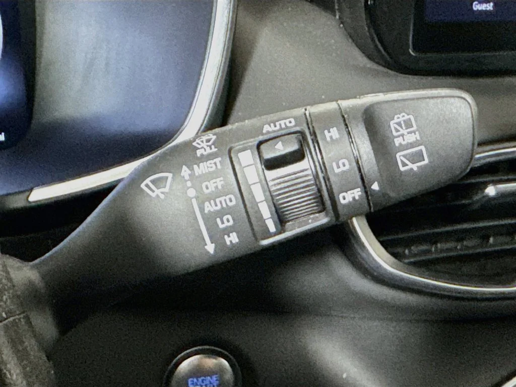 Used 2023 Silver Hyundai Calligraphy image 13