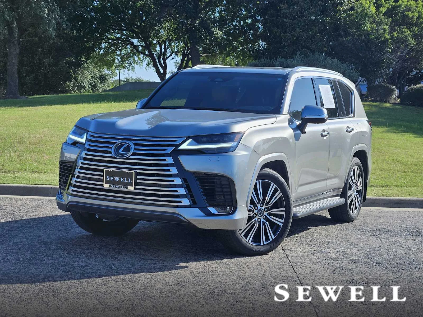 2025 Lexus LX 600 600 Luxury's photo