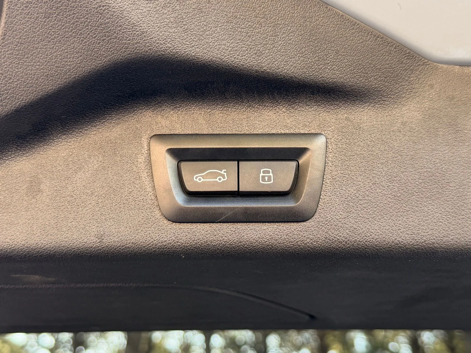 Used 2024 Gray Metallic BMW xDrive40i image 21