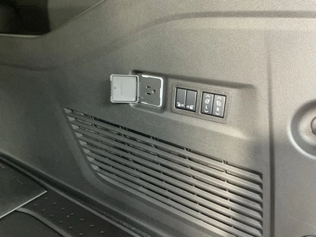 New 2027 Polar White Tricoat Chevrolet High Country image 15